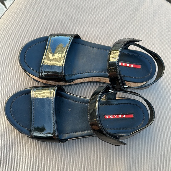 PRADA BLACK PATENT LEATHER SANDALS - size 38. Small blemishes. See pictures - Picture 1 of 5